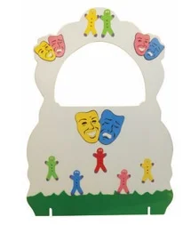MASKELİ KUKLA KÖŞESİ